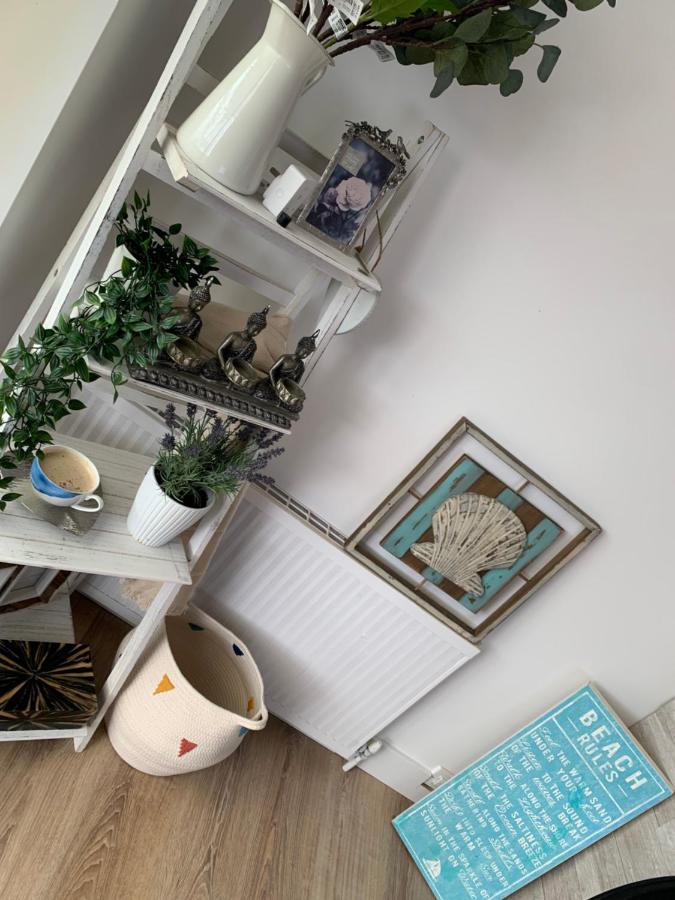 Shore Lodge. 4 Bed Bungalow Only Mtrs From The Beach. Sleeps 8 Sutton-on-Sea Buitenkant foto