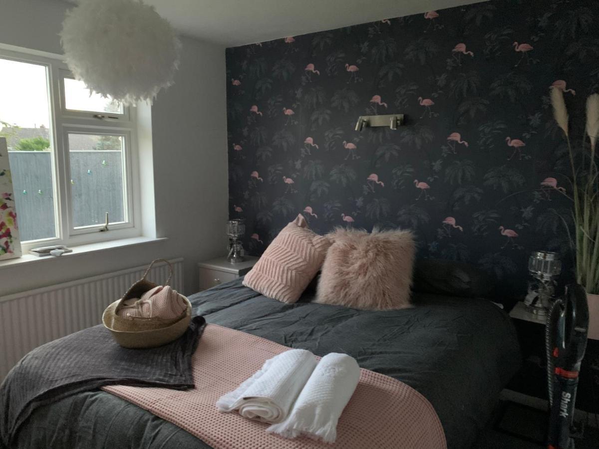 Shore Lodge. 4 Bed Bungalow Only Mtrs From The Beach. Sleeps 8 Sutton-on-Sea Buitenkant foto